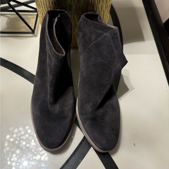 Dolce Vita Black Suede Shoes - Picture 3 of 4